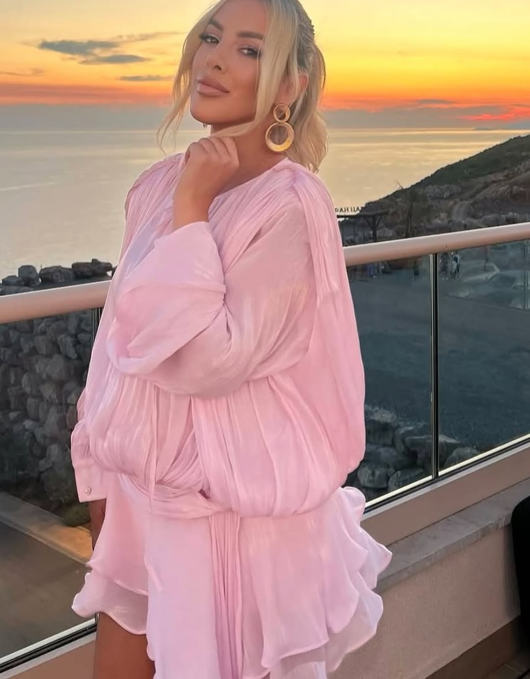 Vestido Curto Manga Lanterna Zunna Karina