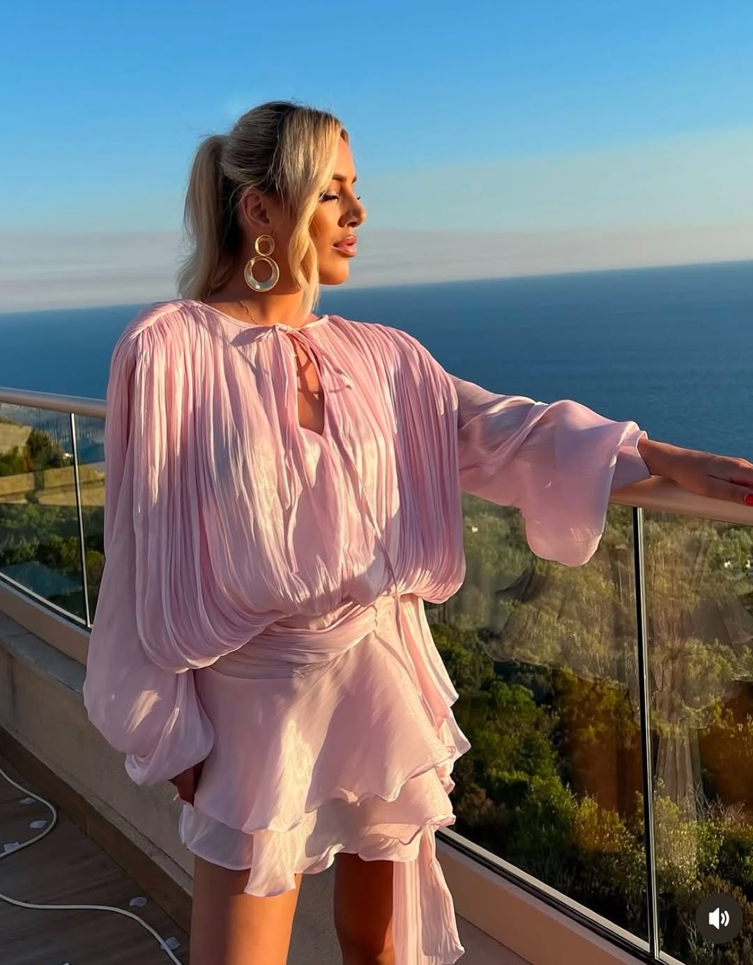 Vestido Curto Manga Lanterna Zunna Karina