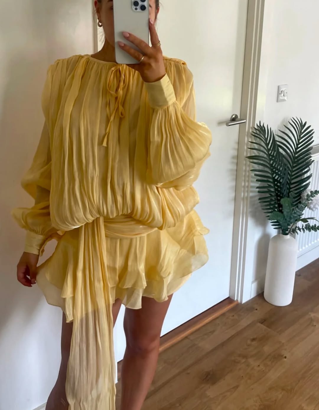 Vestido Curto Manga Lanterna Zunna Karina