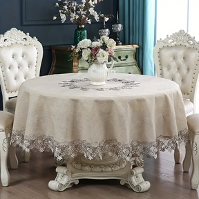 Toalha de Mesa Elegance com Renda Delicada - Design Clássico